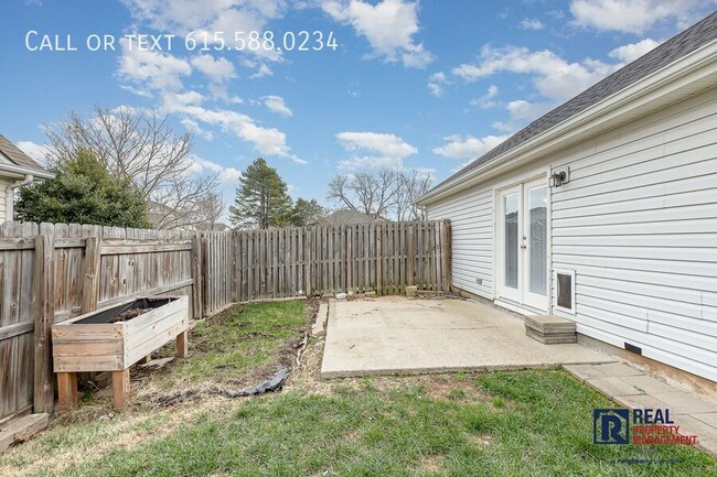 Building Photo - 2BR/1BA Bungalow with Fenced Yard in Sprin...