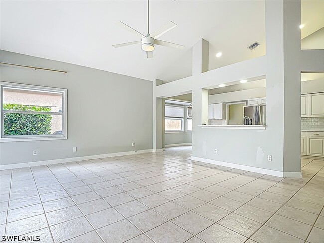 Building Photo - 351 Pindo Palm Dr