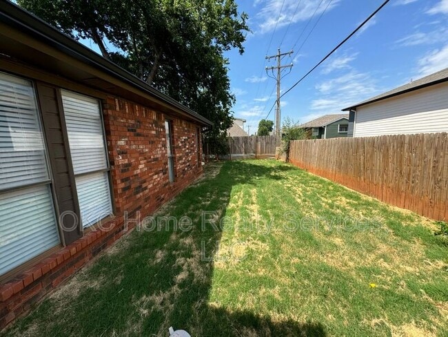 Building Photo - 2501 Kathy Ct