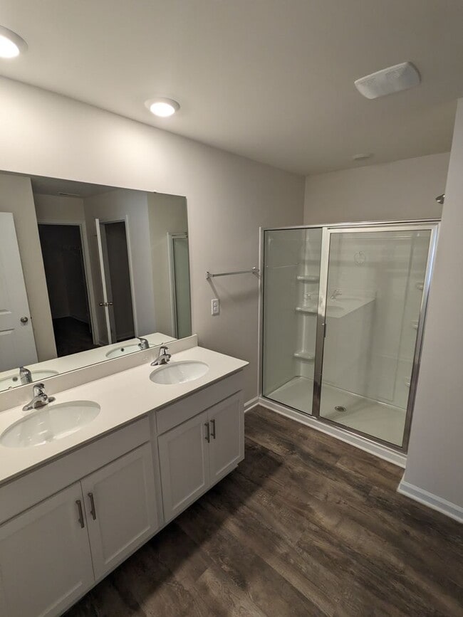 Building Photo - 4 Bedroom Ranch- Sherrills Ford