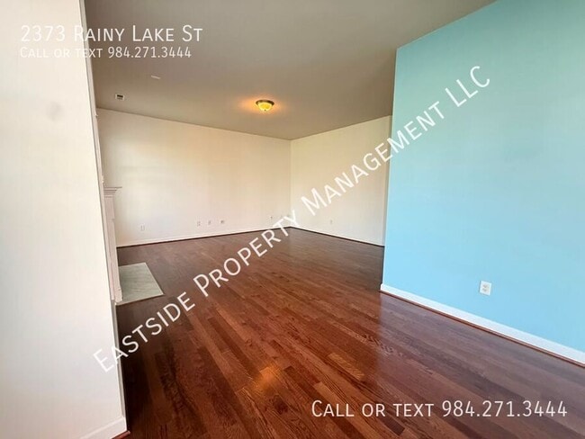 Building Photo - 2373 Rainy Lake St