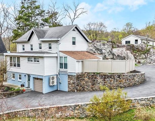 Primary Photo - 49 Spring Valley Rd
