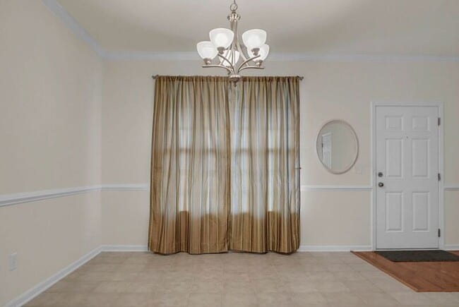 Building Photo - 215 Hemingway Cir