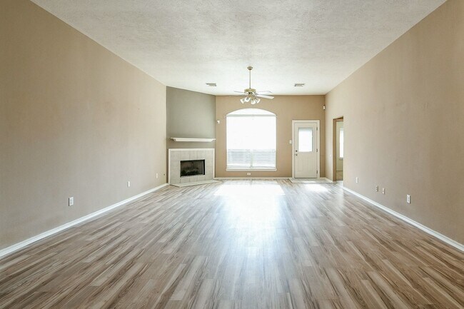 Building Photo - 5104 Big Spring Dr