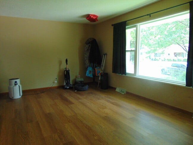 Building Photo - Nice 3 Bed 3 Bath House In University Park...
