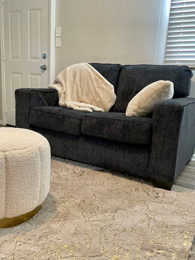 Building Photo - 6792 Hamilton St