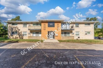 Building Photo - *** 3 BDRM - 1.5 BTH / KITCHEN APPL INC / ...