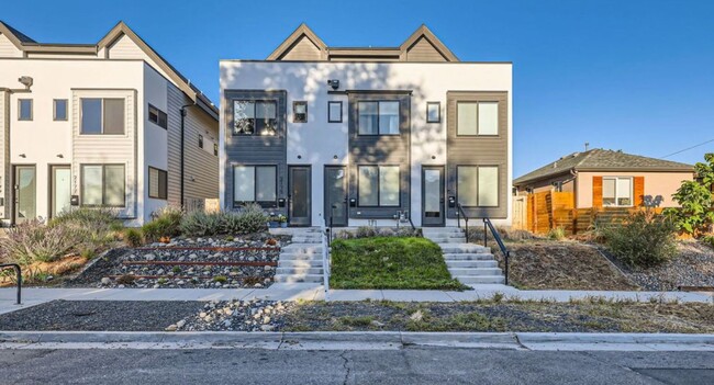 Primary Photo - Modern Townhouse in Platte Park Available ...