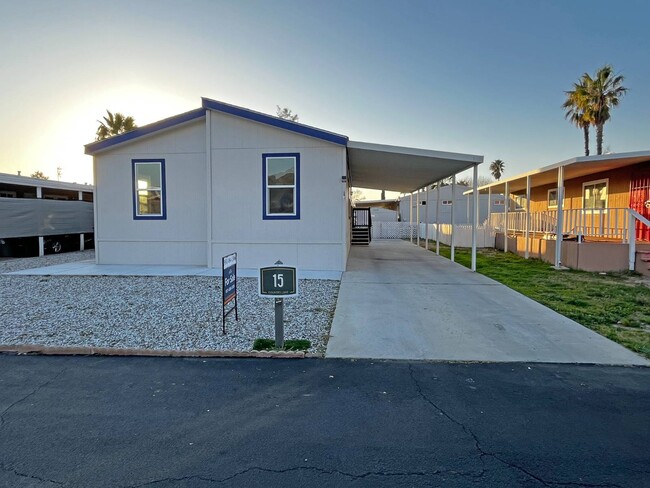 Building Photo - 21100 State St