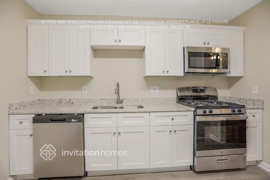 Building Photo - 4496 Fowler Ln