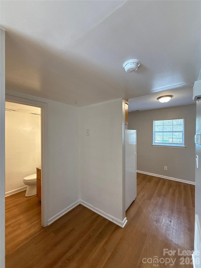 Building Photo - 409 Hawley Ave