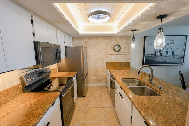 Building Photo - 440 S Gulfview Blvd