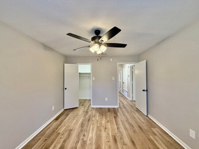 Building Photo - Tour Today!  Newly Renovated 2-Bedroom, 1-Bath Duplex!