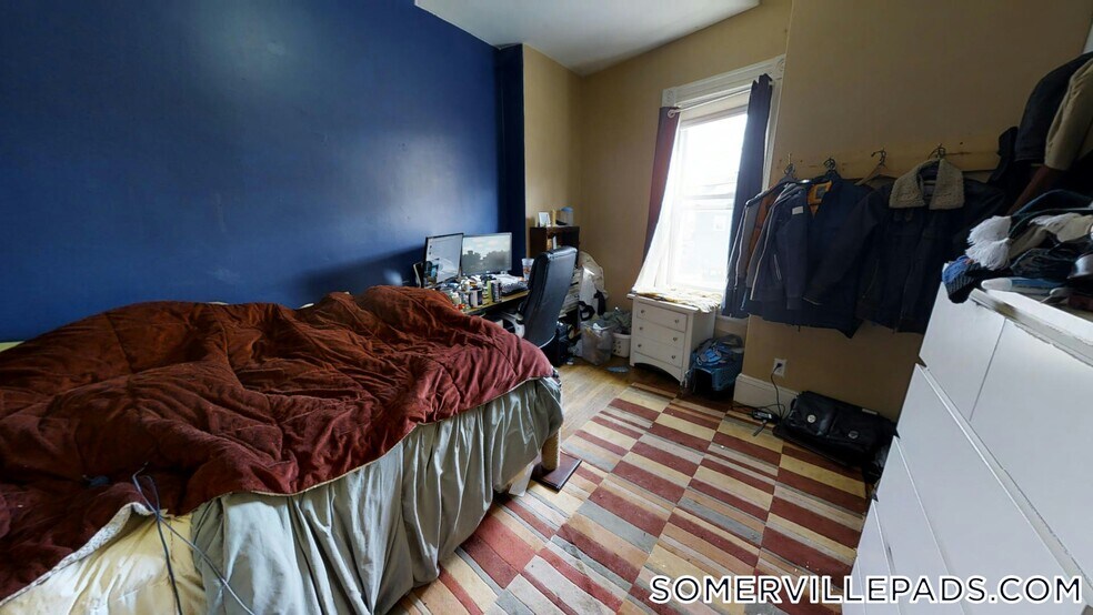 Building Photo - 256 Summer St