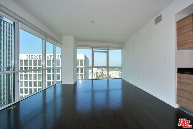 Building Photo - 3785 Wilshire Blvd