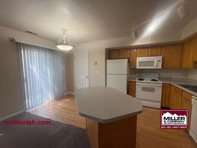 Building Photo - Nice West Jordan Townhouse For Rent!