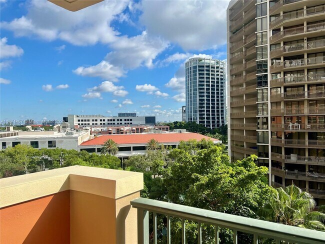 Building Photo - 2951 S Bayshore Dr