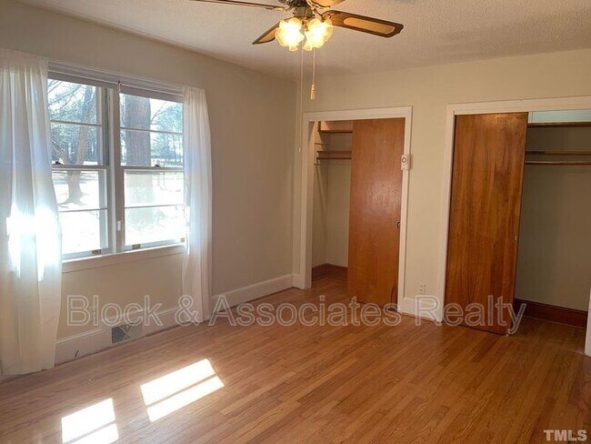Building Photo - 6015 Inona Pl