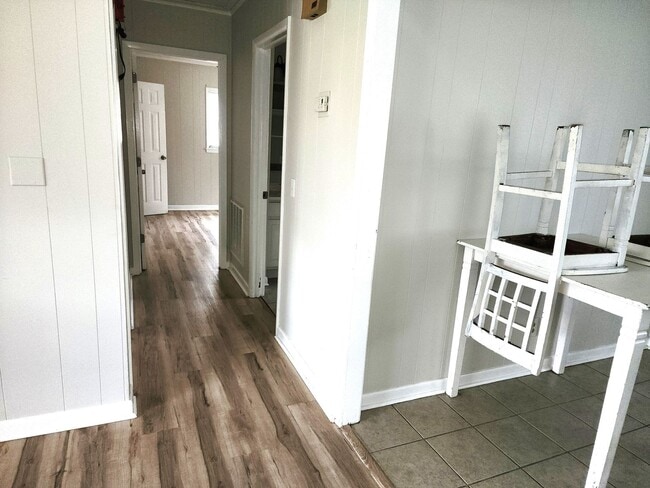 Building Photo - N Kerr Avenue - Duplex home - Move In Read...