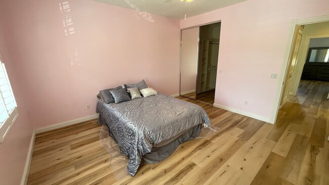 Building Photo - Furnished Short Term Rental