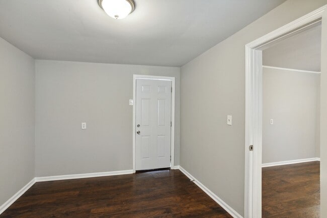 Building Photo - Large 3BR/1BA Eastside Savannah Home For Rent