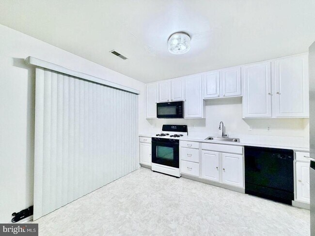 Building Photo - 2604 Delancey Way