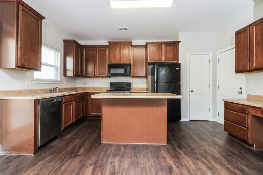 Building Photo - 98 High Point Way