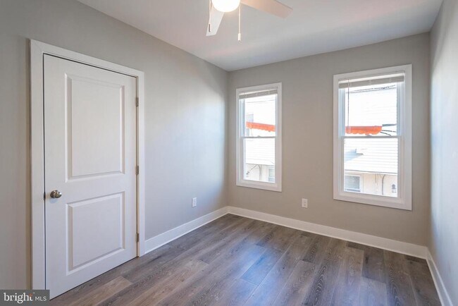 Building Photo - 833 N Markoe St