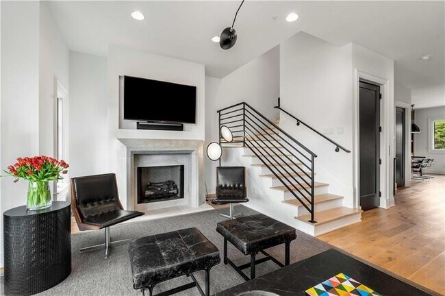 Building Photo - 661 Auburn Ave NE