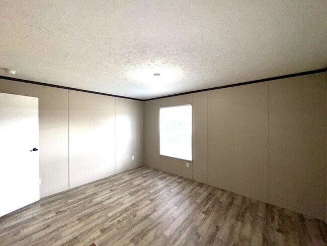 Building Photo - University Estates 59