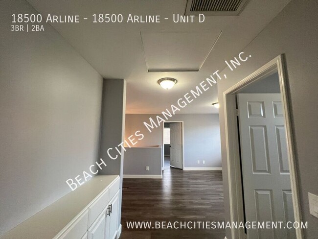 Building Photo - Remodeled 3 Bed, 2.5 Bath Town Home with A...