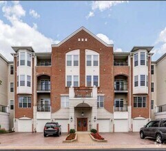 Building Photo - 2BD/2BA Fabulous Condo in River Hill - Wal...