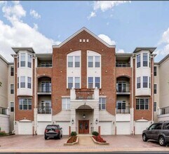 Building Photo - 2BD/2BA Fabulous Condo in River Hill - Walking Distance to Schools & Shopping.