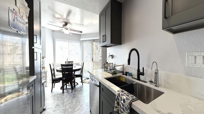 Building Photo - 831 Carlton Privado