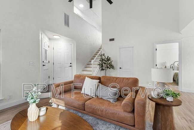 Building Photo - 4745 Aaron Dr