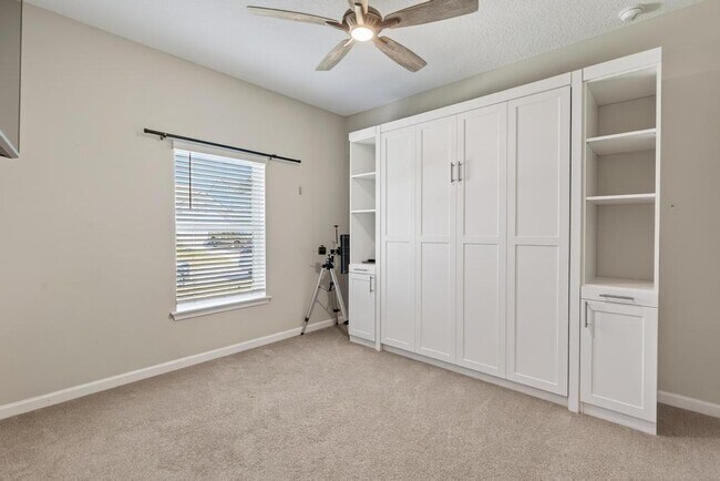 Building Photo - 67 Windermere Way