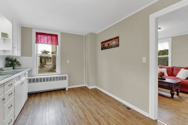 Building Photo - Charming 3 Bedroom, 1 Bath Home in Hanover, PA!