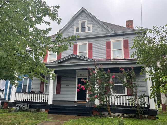 Building Photo - 812 Marshall Ave SW
