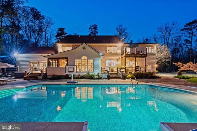 Building Photo - 301 Sturtons Ln