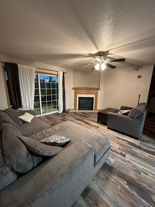 Building Photo - CONDO FOR RENT FROM PRIVATE LANDLORD!