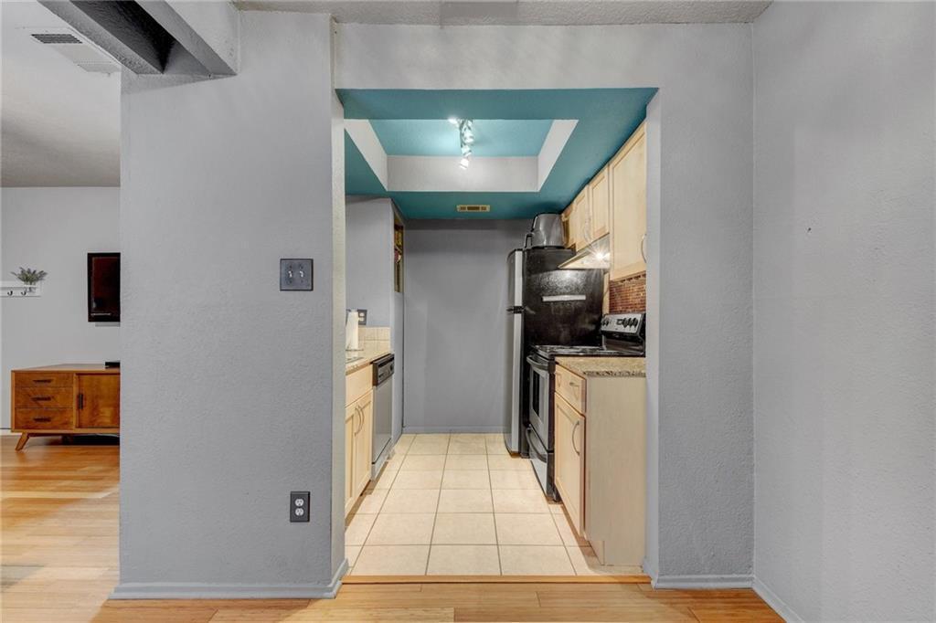 Building Photo - 3627 Menchaca Rd
