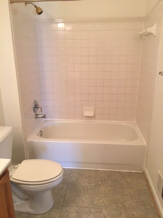 Building Photo - Fantastic 3 Bedroom Townhouse in Wellingto...