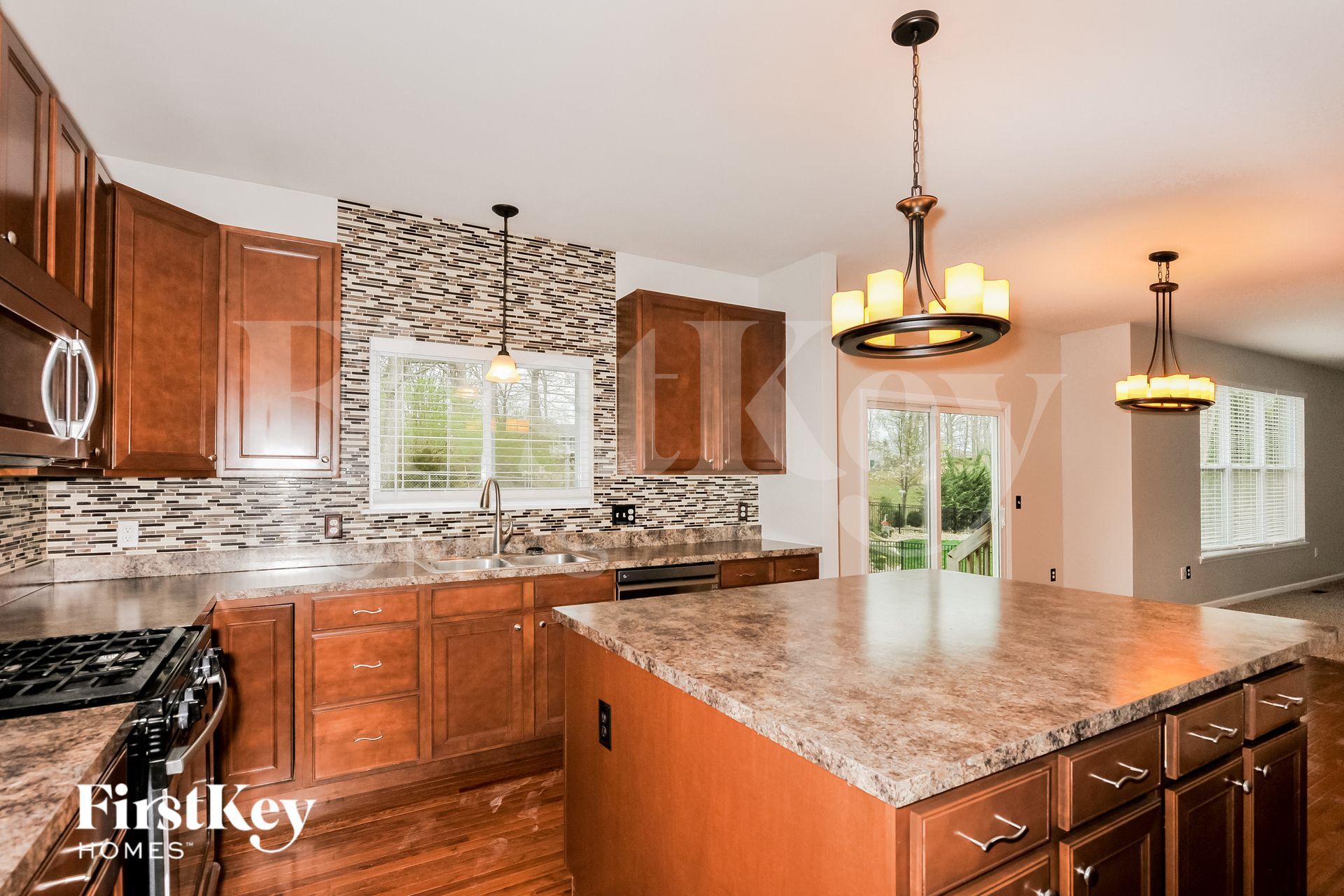 Building Photo - 432 Parkview Manor Ln