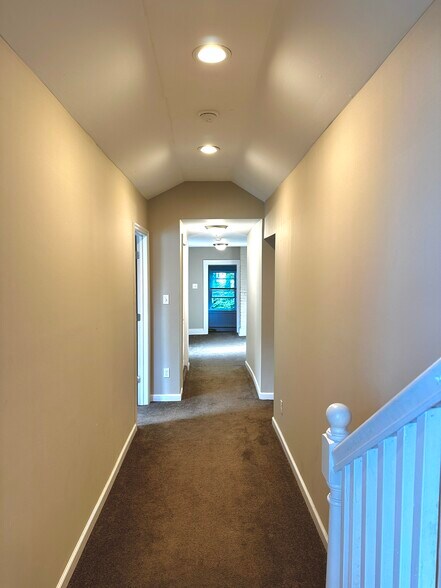 Hallway - 181 Mansion St