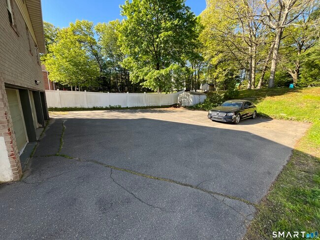 Building Photo - 322 Emmett St