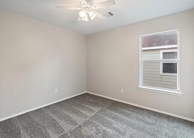 Building Photo - 7642 Appleberry Dr