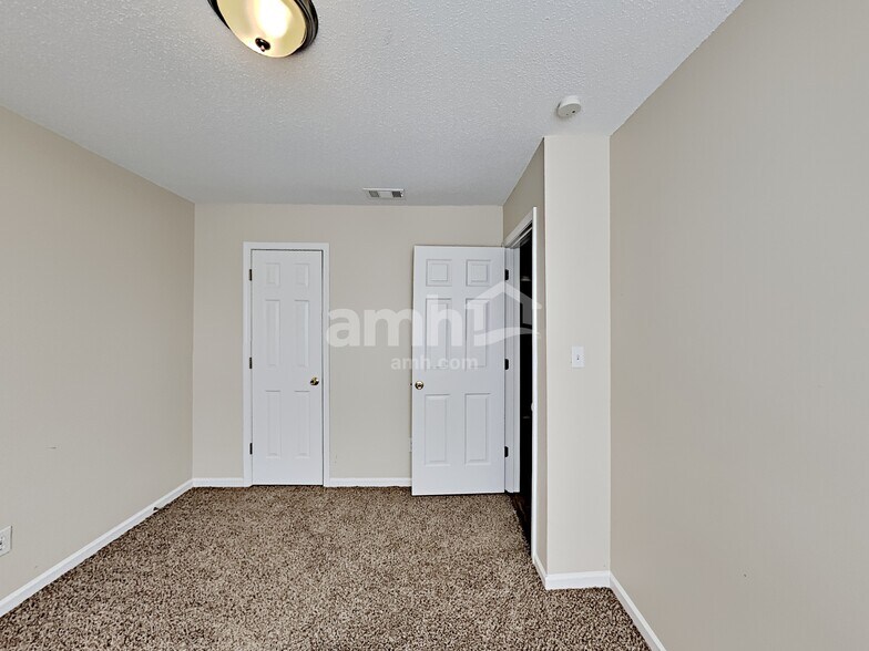 Building Photo - 4319 Caroline Ct