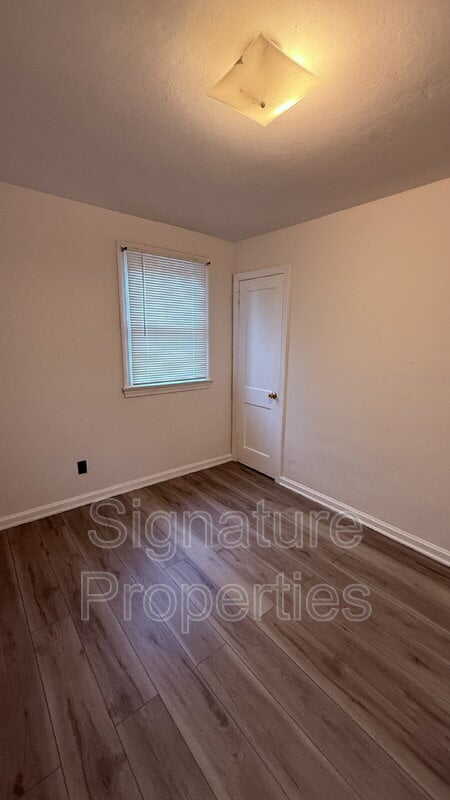 Building Photo - 401 Craven St