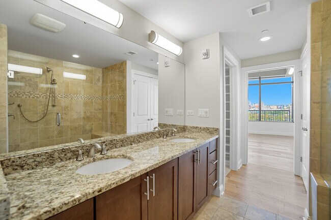 Building Photo - 400 Riverboat Row