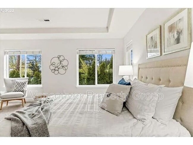 Building Photo - 2310 NE 158th Ave